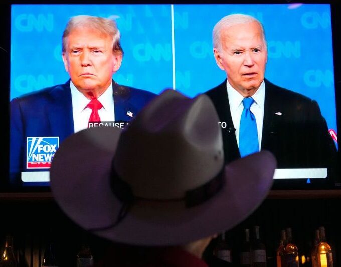People watching the first debate