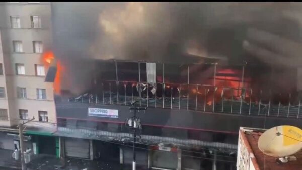 A serious fire broke out at Bras 25 Shopping in the center of Sao Paulo, causing damage to over a thousand Chinese merchants