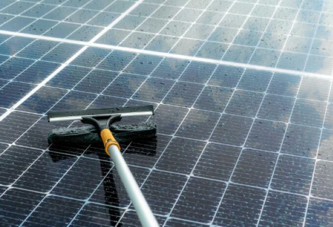 Photovoltaic panel cleaning tech 1