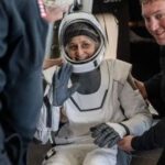 Astronaut return to earth
