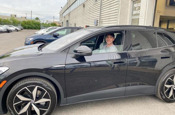 Vincent Dufault-Bédard would be happier without his car’s voice assistant, wireless phone charger and ambient lighting