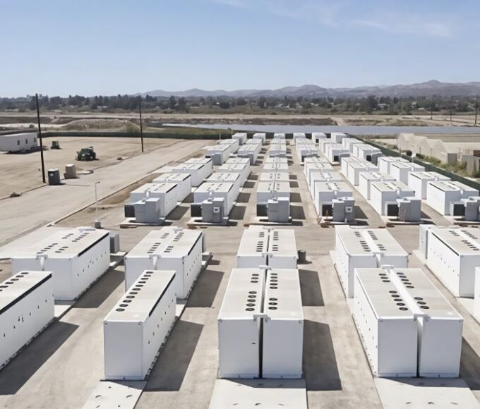 Large scale battery storage field